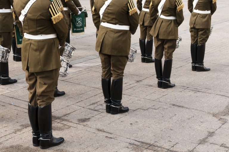 Czyszczenie Uniformów dla Ochrony i Służb Mundurowych – Profesjonalny Standard Higieny